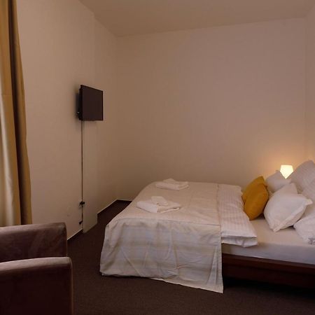Litvan Sunset Apartments チェスケー・ブジェヨヴィツェ エクステリア 写真